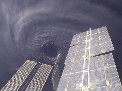 Hurricane اعصار كما يبدو من الفضاء عبر قمر صناعي